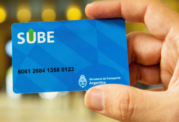 Tener una carta sube